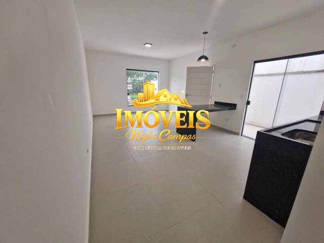 Casa para Venda em Caraguatatuba - 4