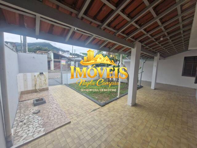 Casa para Venda em Caraguatatuba - 2